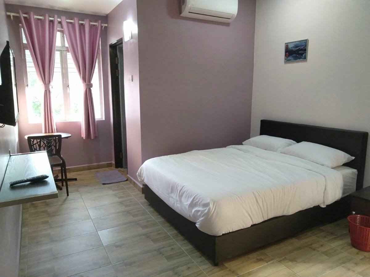 Purple Dream Home Teluk Panglima Garang Ngoại thất bức ảnh